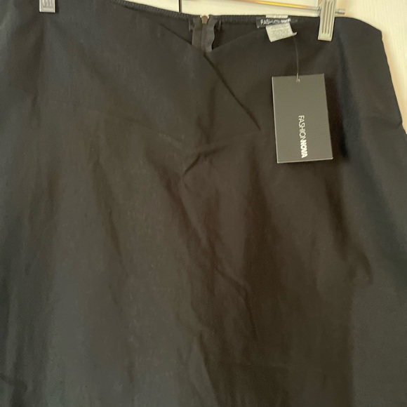 Sale‼️Fashion Nova Black Skirt -Size 3X - Picture 3 of 6